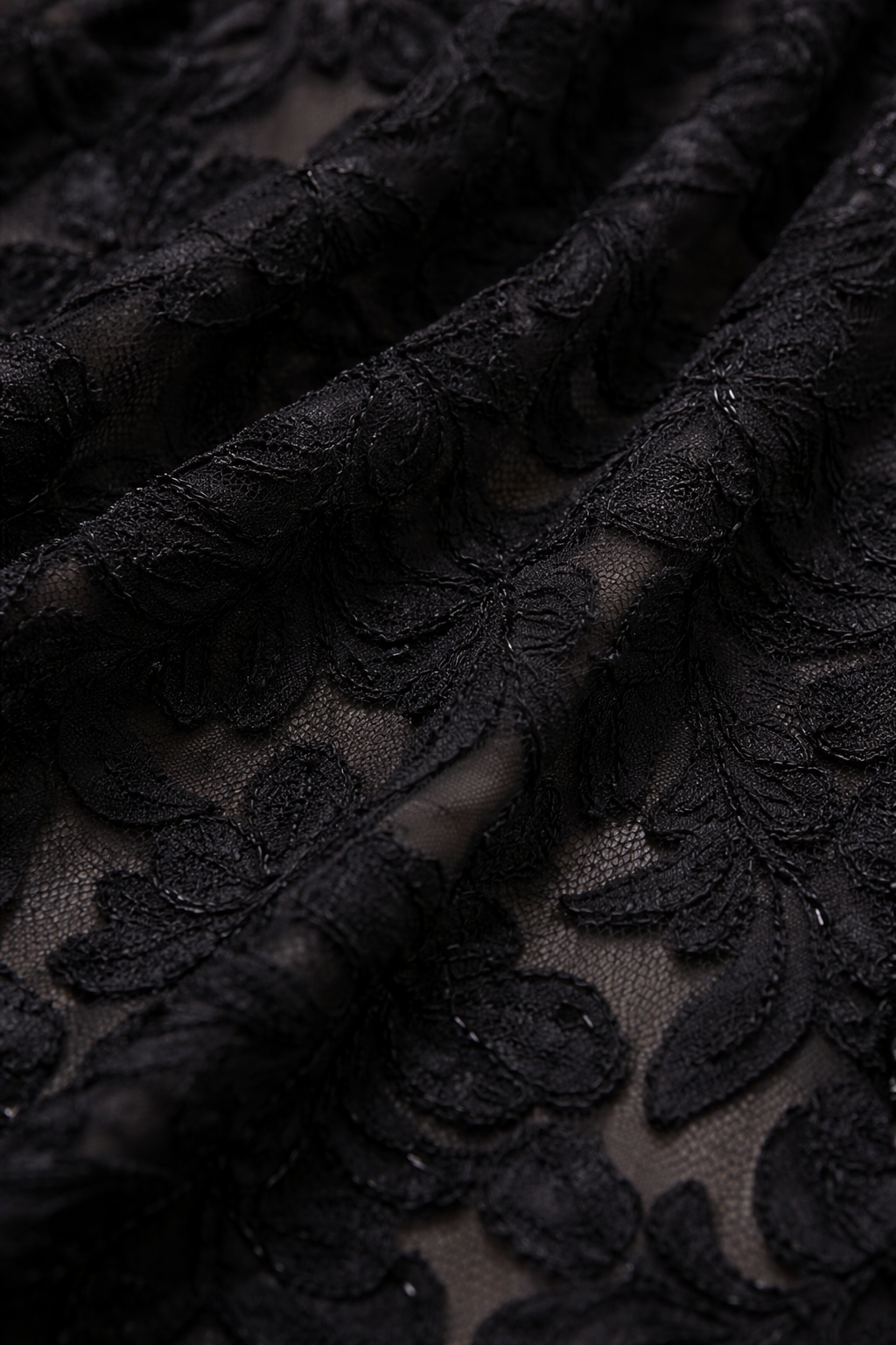 Elegant Silhouette – Maxi Dress