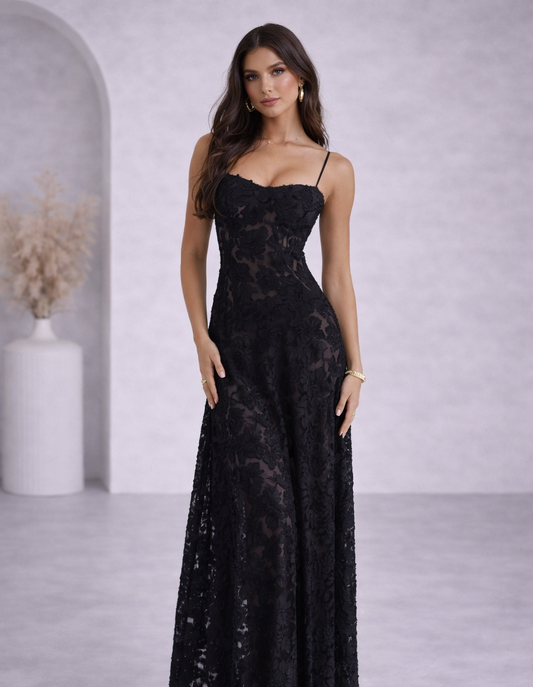 Elegant Silhouette – Maxi Dress